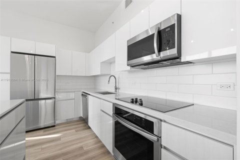 Снять в аренду квартиру в Халландейл-Бич, Флорида 2 спальни, 137.77м2, № 1967998 - фото 5