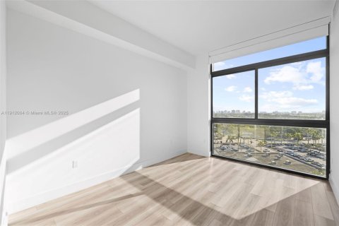 Снять в аренду квартиру в Халландейл-Бич, Флорида 2 спальни, 137.77м2, № 1967998 - фото 30