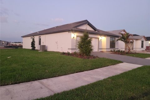 Villa ou maison à North Port, Floride 4 chambres, 171.78 m2 № 2324031