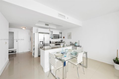Condominio en venta en Miami, Florida, 1 dormitorio, 88.07 m2 № 1863249 - foto 22