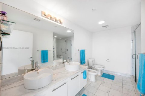 Condominio en venta en Miami, Florida, 1 dormitorio, 88.07 m2 № 1863249 - foto 6