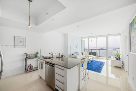 Condominio en venta en Miami, Florida, 1 dormitorio, 88.07 m2 № 1863249 - foto 3