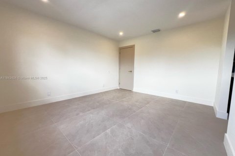 Townhouse in Hialeah, Florida 3 bedrooms, 146.97 sq.m. № 1839705 - photo 24