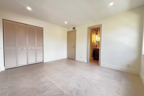 Townhouse in Hialeah, Florida 3 bedrooms, 146.97 sq.m. № 1839705 - photo 10