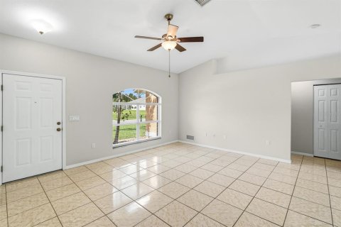 House in North Port, Florida 3 bedrooms, 111.39 sq.m. № 2113803 - photo 19