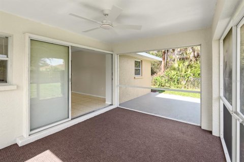 House in North Port, Florida 3 bedrooms, 111.39 sq.m. № 2113803 - photo 14