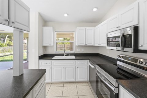 House in North Port, Florida 3 bedrooms, 111.39 sq.m. № 2113803 - photo 18