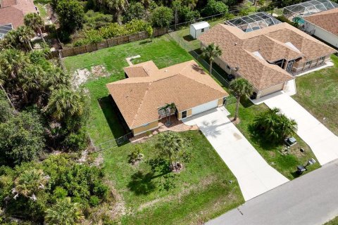 House in North Port, Florida 3 bedrooms, 111.39 sq.m. № 2113803 - photo 3