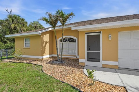 House in North Port, Florida 3 bedrooms, 111.39 sq.m. № 2113803 - photo 5