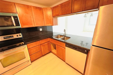 Купить кондоминиум в Майами, Флорида 3 спальни, 111.95м2, № 1961490 - фото 5