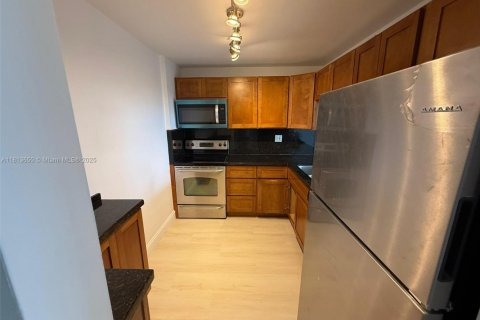 Купить кондоминиум в Майами, Флорида 3 спальни, 111.95м2, № 1961490 - фото 6