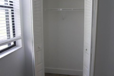 Copropriété à louer à Oakland Park, Floride: 2 chambres, 82.68 m2 № 2247835 - photo 18