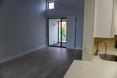 Copropriété à louer à Oakland Park, Floride: 2 chambres, 82.68 m2 № 2247835 - photo 4