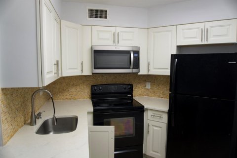 Copropriété à louer à Oakland Park, Floride: 2 chambres, 82.68 m2 № 2247835 - photo 6