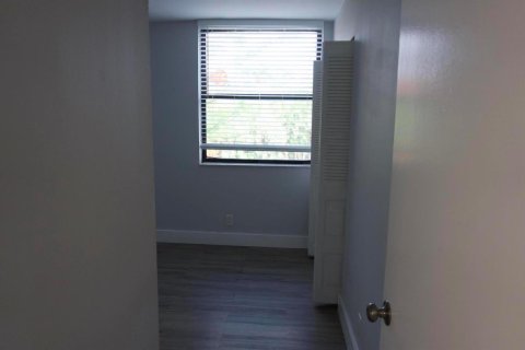 Copropriété à louer à Oakland Park, Floride: 2 chambres, 82.68 m2 № 2247835 - photo 16