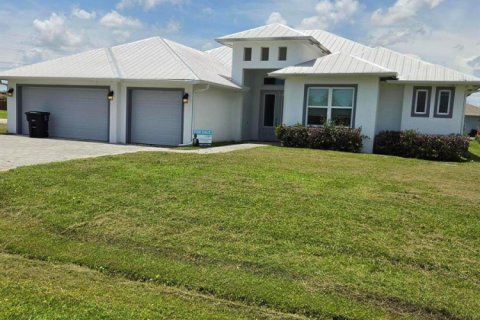 Casa en Port St. Lucie, Florida 5 dormitorios, 268.21 m2 № 2249294