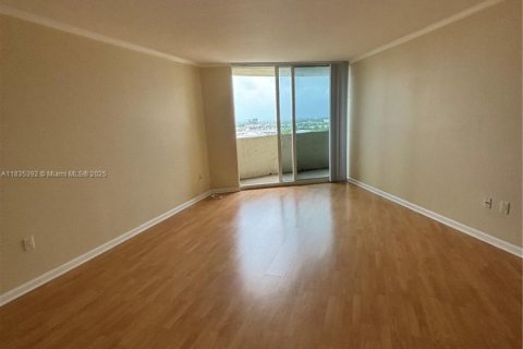 Купить кондоминиум в Авентура, Флорида 1 спальня, 79.9м2, № 2013785 - фото 7