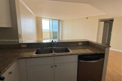 Купить кондоминиум в Авентура, Флорида 1 спальня, 79.9м2, № 2013785 - фото 6