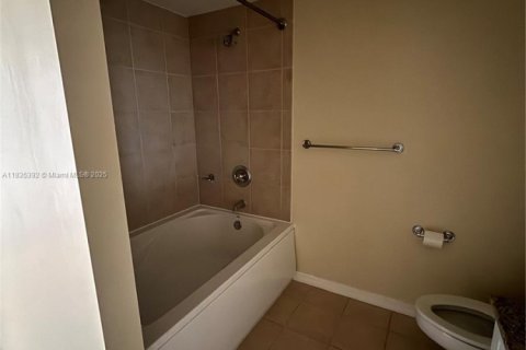 Купить кондоминиум в Авентура, Флорида 1 спальня, 79.9м2, № 2013785 - фото 16