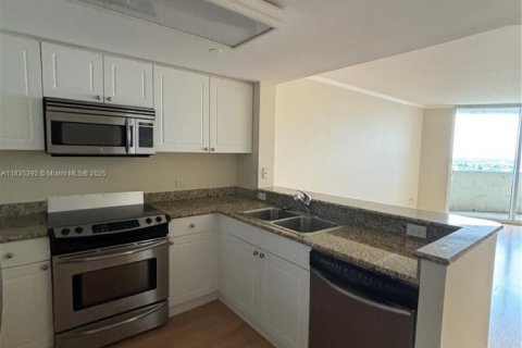 Купить кондоминиум в Авентура, Флорида 1 спальня, 79.9м2, № 2013785 - фото 3