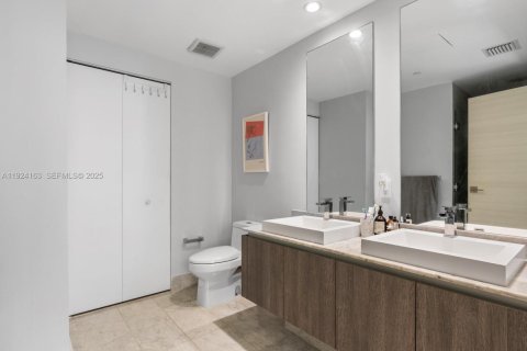 Condominio en venta en Miami, Florida, 1 dormitorio, 77.85 m2 № 1983715 - foto 17