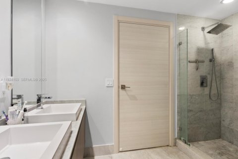 Condominio en venta en Miami, Florida, 1 dormitorio, 77.85 m2 № 1983715 - foto 19