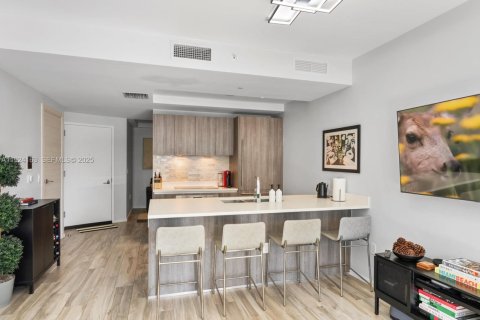 Condominio en venta en Miami, Florida, 1 dormitorio, 77.85 m2 № 1983715 - foto 7