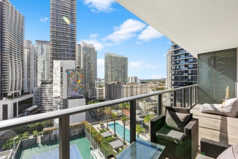 Condominio en Miami, Florida, 1 dormitorio  № 1983715