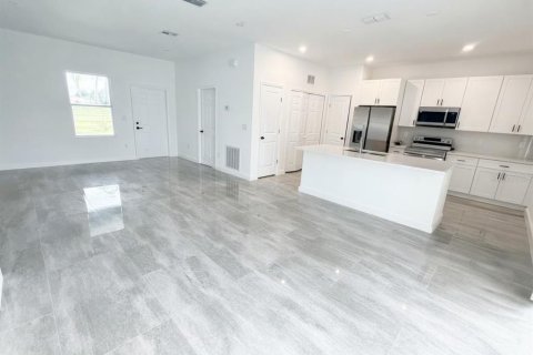 Villa ou maison à vendre à Kissimmee, Floride: 4 chambres, 148.09 m2 № 2433207 - photo 3