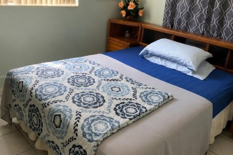 Casa en venta en Miami, Florida, 4 dormitorios, 111.76 m2 № 2243066 - foto 11