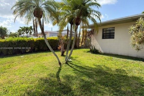 Casa en venta en Miami, Florida, 4 dormitorios, 111.76 m2 № 2243066 - foto 2