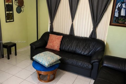 Casa en venta en Miami, Florida, 4 dormitorios, 111.76 m2 № 2243066 - foto 6