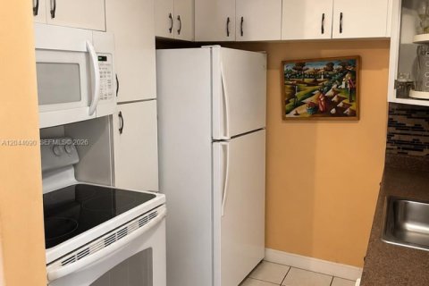 Casa en venta en Miami, Florida, 4 dormitorios, 111.76 m2 № 2243066 - foto 5