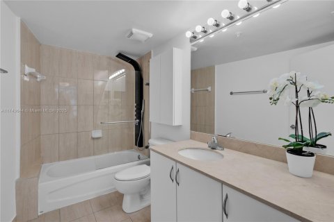 Купить кондоминиум в Майами, Флорида 2 спальни, 97.36м2, № 1959478 - фото 7