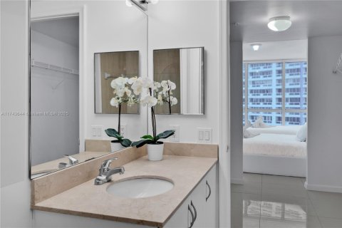 Купить кондоминиум в Майами, Флорида 2 спальни, 97.36м2, № 1959478 - фото 8