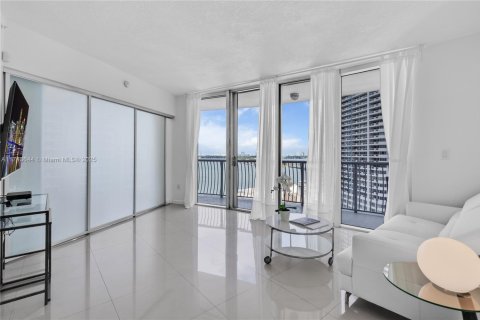 Купить кондоминиум в Майами, Флорида 2 спальни, 97.36м2, № 1959478 - фото 18
