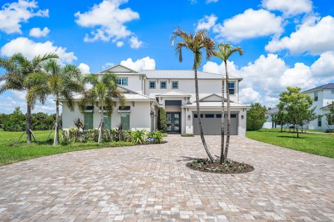House in Jupiter, Florida 6 bedrooms, 498.42 sq.m. № 2243579