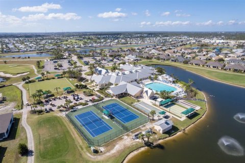 House in Punta Gorda, Florida 2 bedrooms, 128.76 sq.m. № 1655858 - photo 24