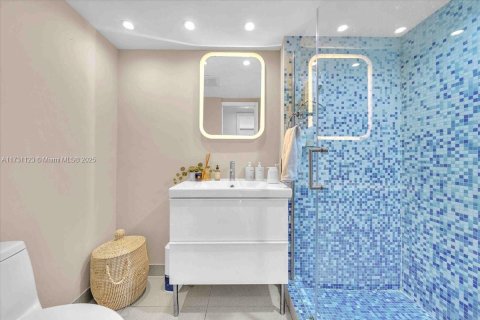 Condo in Miami Beach, Florida, 2 bedrooms  № 1763280 - photo 10