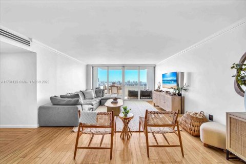 Condo in Miami Beach, Florida, 2 bedrooms  № 1763280 - photo 3