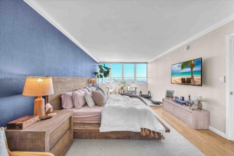Condo in Miami Beach, Florida, 2 bedrooms  № 1763280 - photo 8