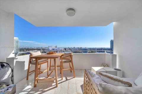 Condo in Miami Beach, Florida, 2 bedrooms  № 1763280 - photo 14