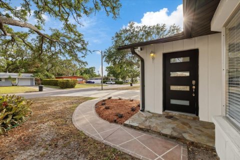 Casa en venta en Saint Petersburg, Florida, 4 dormitorios, 171.5 m2 № 2116849 - foto 3