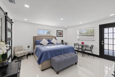 Casa en venta en Saint Petersburg, Florida, 4 dormitorios, 171.5 m2 № 2116849 - foto 19