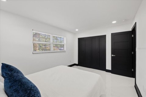 Casa en venta en Saint Petersburg, Florida, 4 dormitorios, 171.5 m2 № 2116849 - foto 24