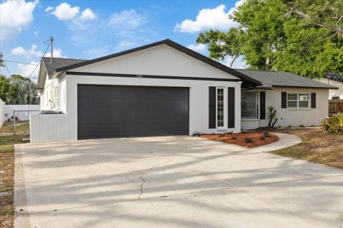 Casa en venta en Saint Petersburg, Florida, 4 dormitorios, 171.5 m2 № 2116849 - foto 2