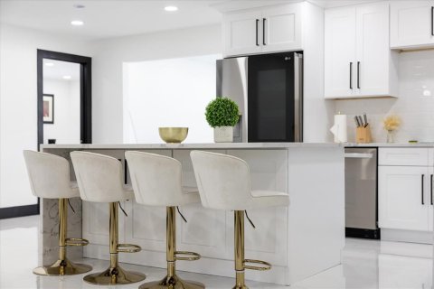 Casa en venta en Saint Petersburg, Florida, 4 dormitorios, 171.5 m2 № 2116849 - foto 14
