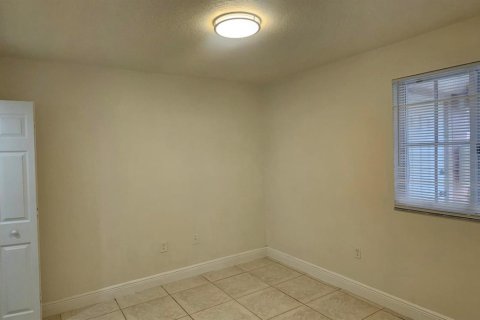 Condo in West Palm Beach, Florida, 2 bedrooms № 2188217 - photo 8