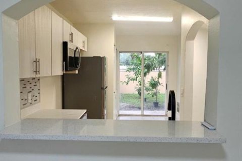 Condo in West Palm Beach, Florida, 2 bedrooms № 2188217 - photo 20