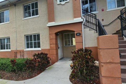 Condo in West Palm Beach, Florida, 2 bedrooms № 2188217 - photo 11